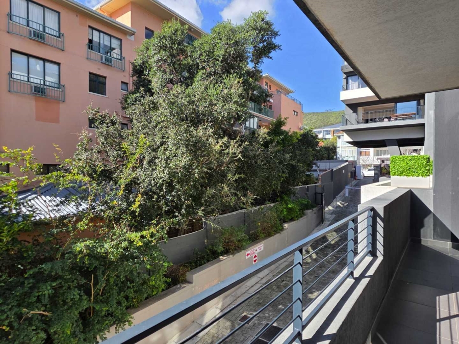 2 Bedroom Property for Sale in Sea Point Western Cape